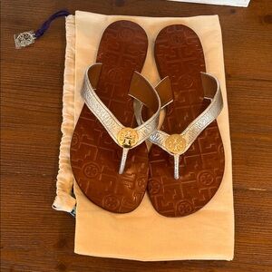 Tory Burch Thora Reverse Metallic Rosa Leather Thong